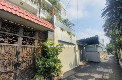 Bán gấp- Giảm sâu -Nhà 2 tầng mới đẹp, hẻm Ô tô, Trung tâm Thủ Đức